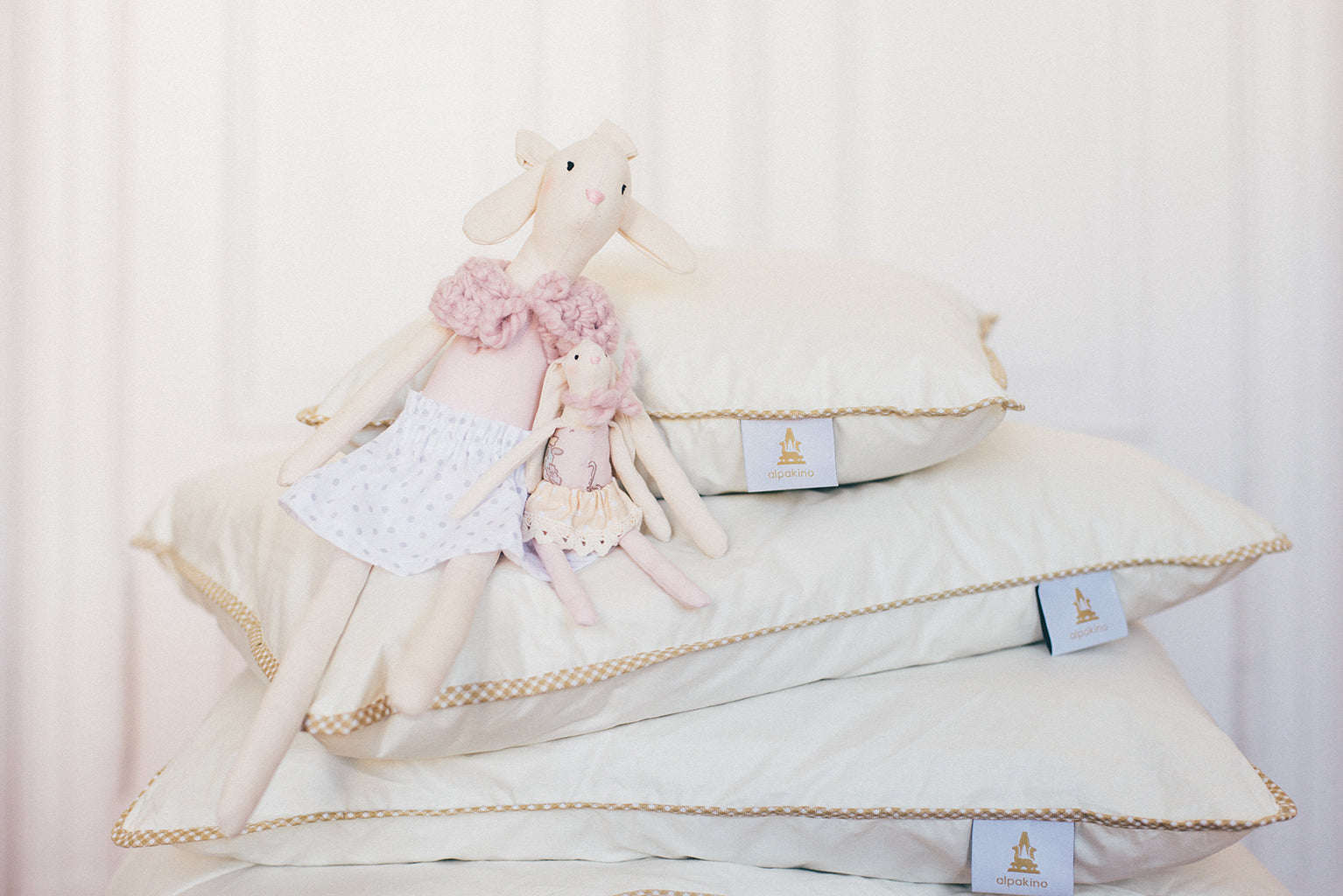 Jak dobrać odpowiedni rozmiar i grubość poduszki do spania?